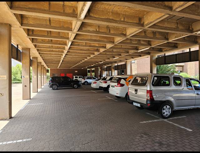 588M² OFFICE TO LET IN ALRODE